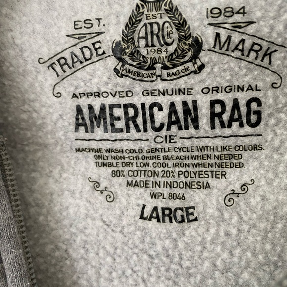 51. Men’s American Rag Sleeveless Zippered Hoodie - Picture 3 of 4